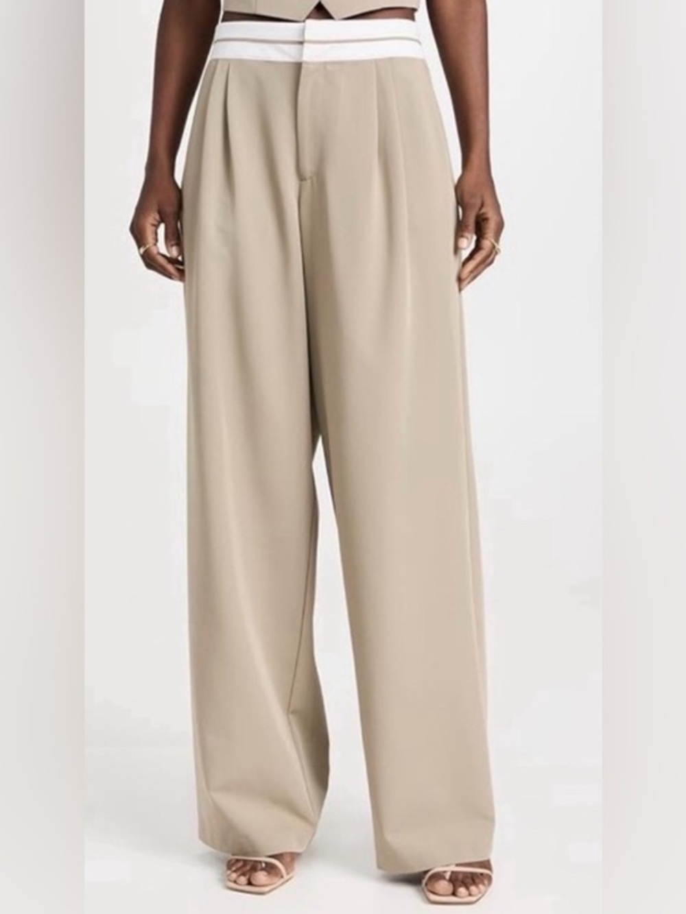 Wayf banded women’s dress pants Size Small Khaki